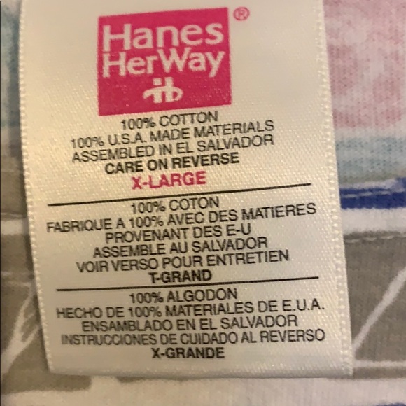 Top -  Ladies - Picture 2 of 3